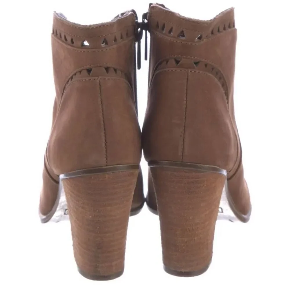 Vince Camuto Fritan Lazer Cut Booties Boots size 9.5